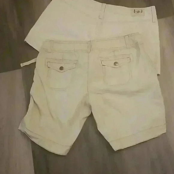 2 pair womens shorts - Picture 5 of 5